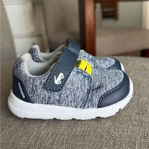 See Kai Run Blue Kids Shoes Size 4